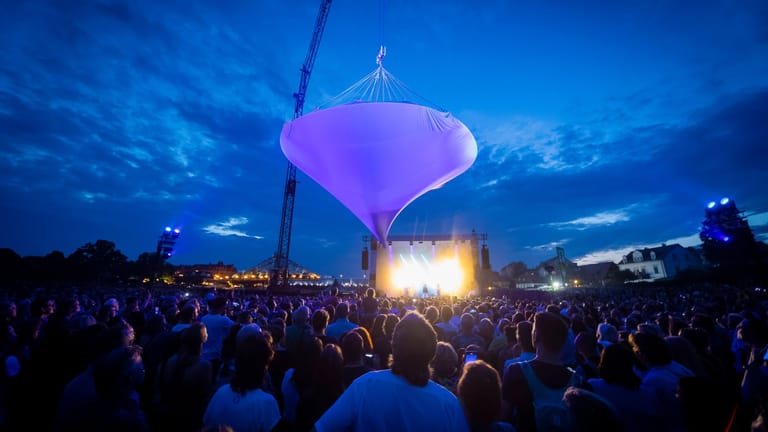 Luftartistik aus Spanien bei Elbhangfest 2022:
