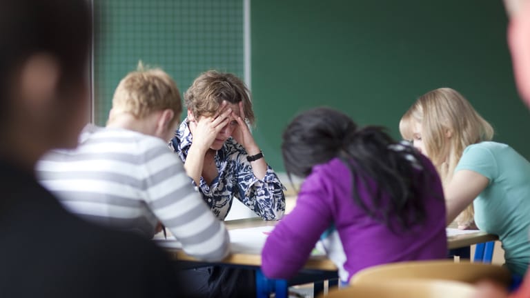 Stress bei Lehrern (Symbolbild): In Berlin kommt es zum Ausstand.