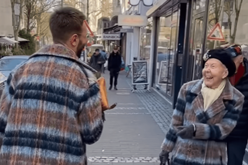 Schöne Szene: Der Clip der Zufallsbegegnung ging schnell viral.
