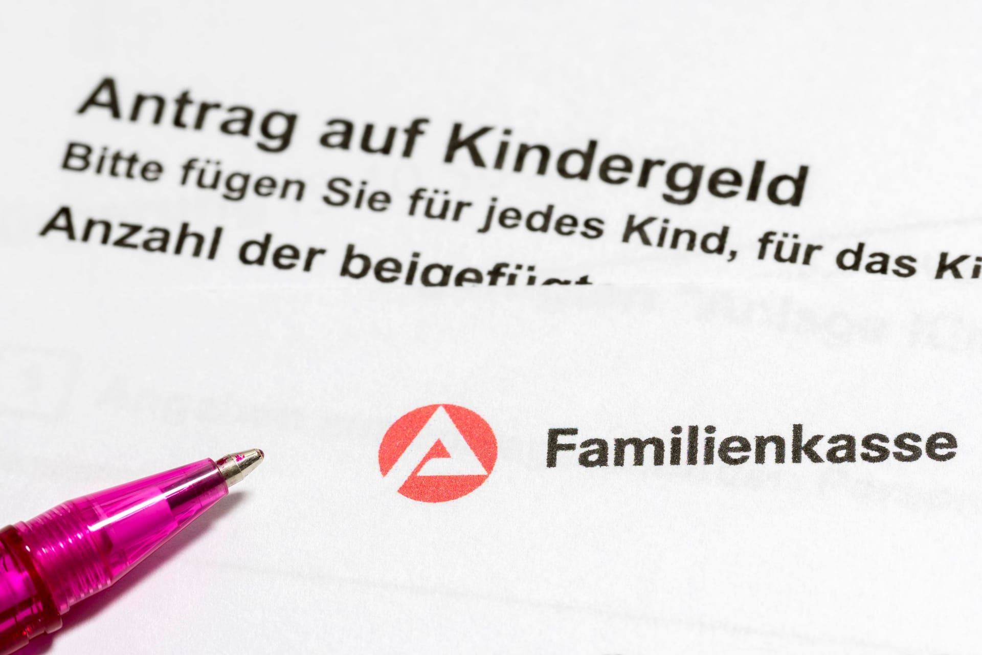 Antrag gebilligt: Kindergeld kann auch nach Vollendung des 18. Lebensjahres beantragt werden.