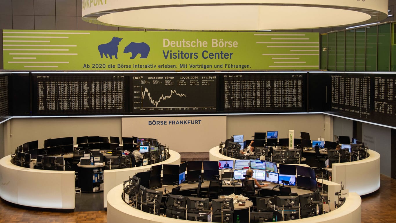 Die Börse in Frankfurt (Archivbild): Der Dax ist unter 15.000 Punkte gefallen.