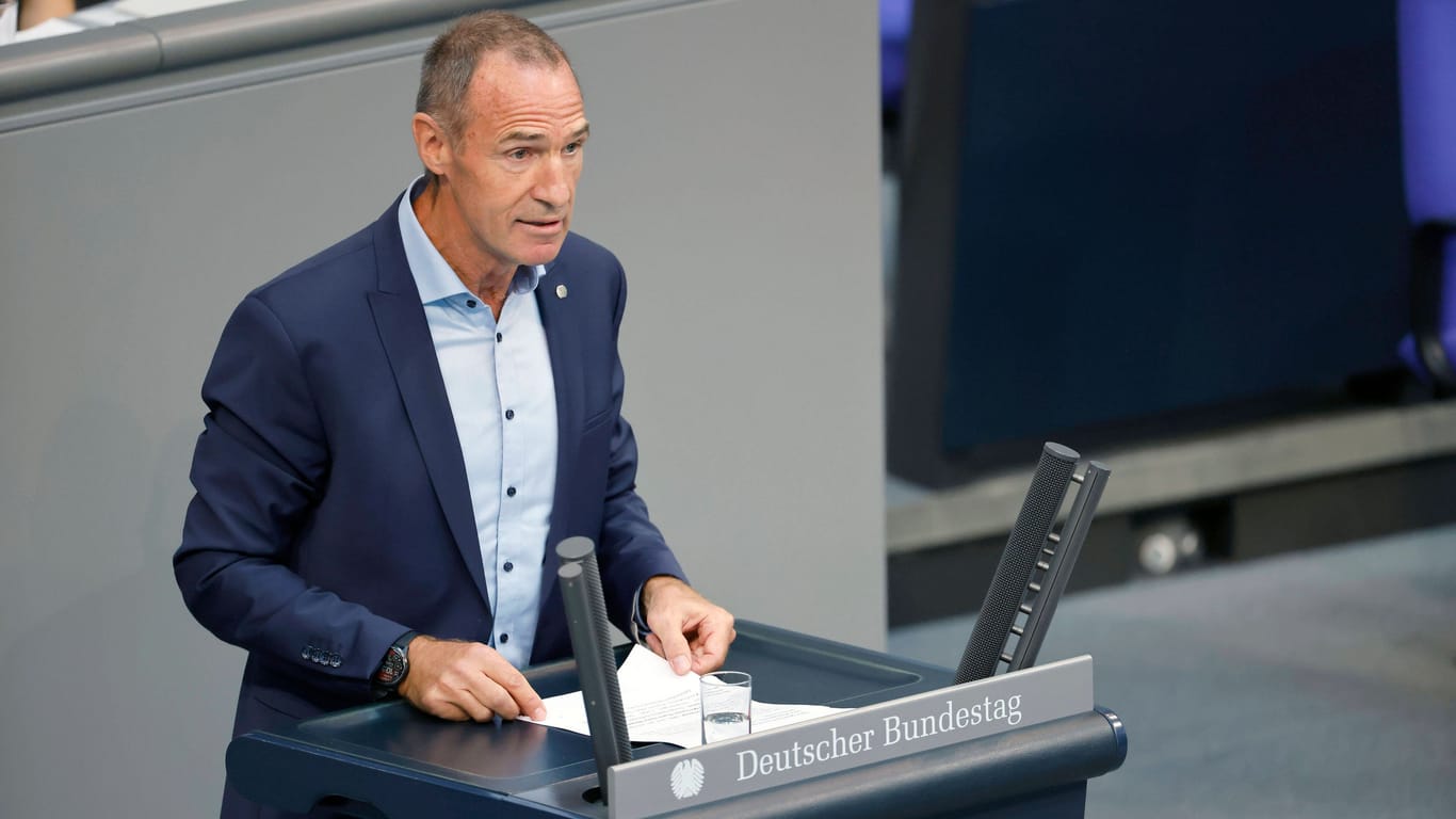 Frank Ullrich: Der frühere Biathlet und Trainer ist nun der Vorsitzende des Sportausschusses im Bundestag.