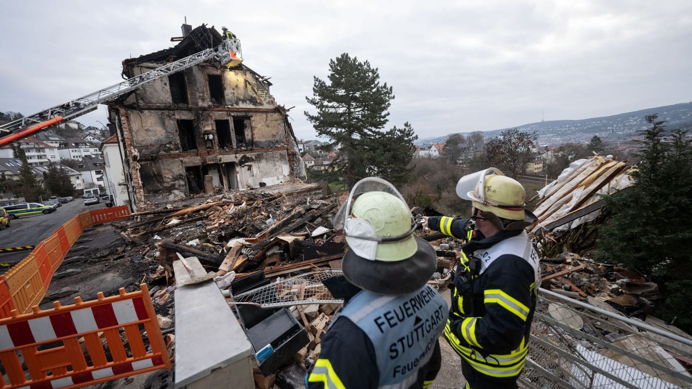Nach der Explosion eines Wohnhauses in Stuttgart