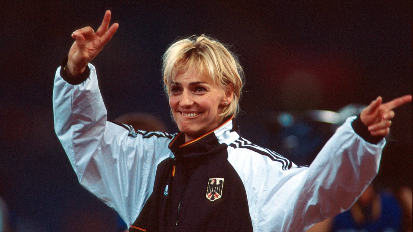Freude bei Heike Drechsler: Bei den Sommerspielen 2000 in Sydney gelang ihr der Gold-Coup.