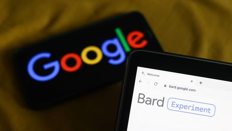 Google und sein Chatbot "Bard": Noch ist die Sprach-KI als Experiment gekennzeichnet.