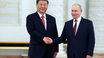 Chinas Staatschef Xi besucht Moskau