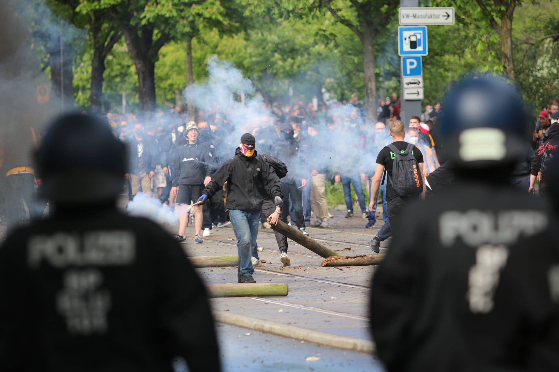 Der Einsatz anlässlich des letzten Saisonheimspiels der SG Dynamo Dresden dauerte bis in die frühen Morgenstunden des 17. Mai 2021.