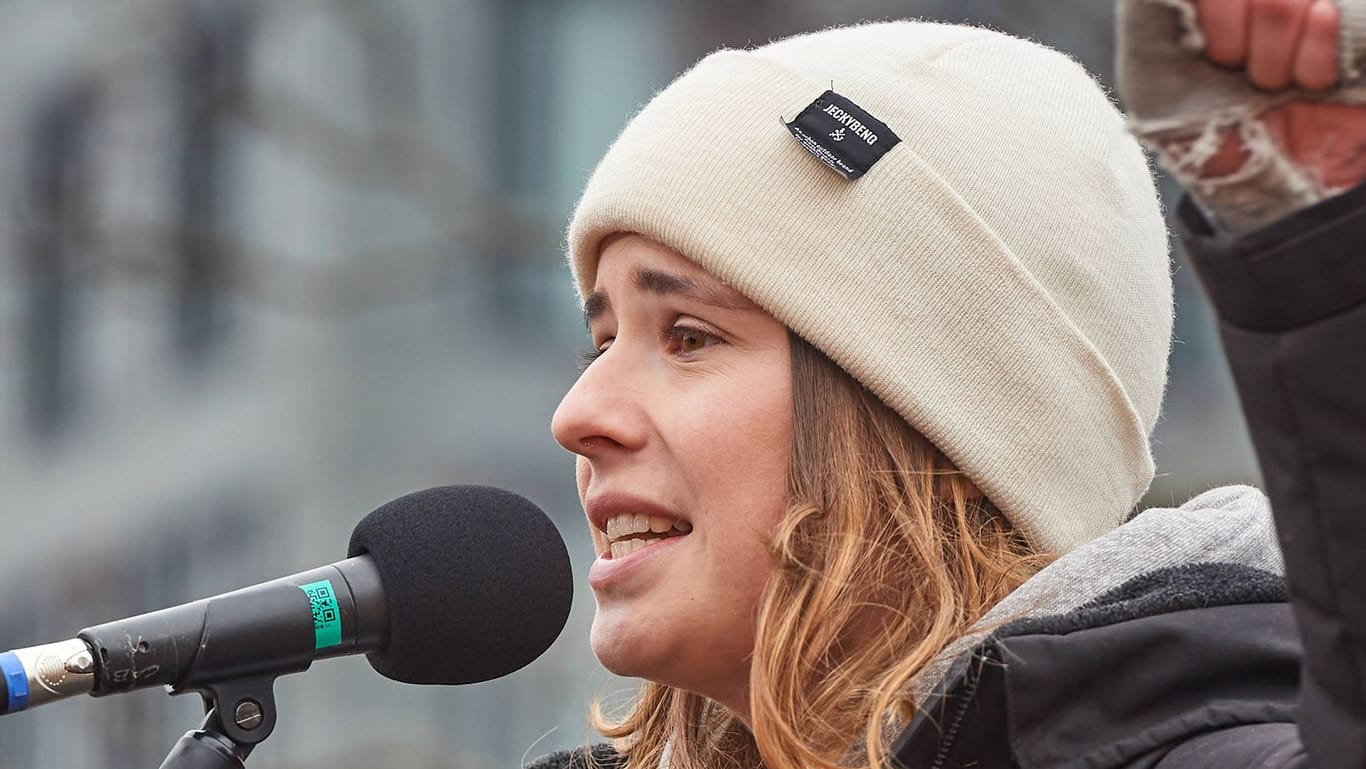 Luisa Neubauer bei einer Demonstration in Berlin: "Dieses Versagen muss Folgen haben".