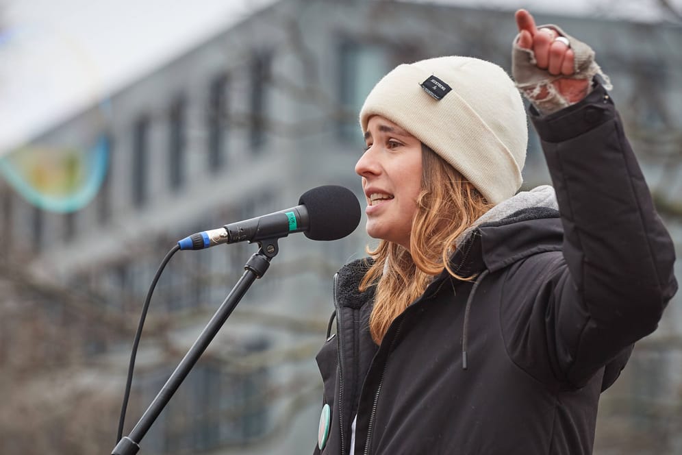 Luisa Neubauer bei einer Demonstration in Berlin: "Dieses Versagen muss Folgen haben".