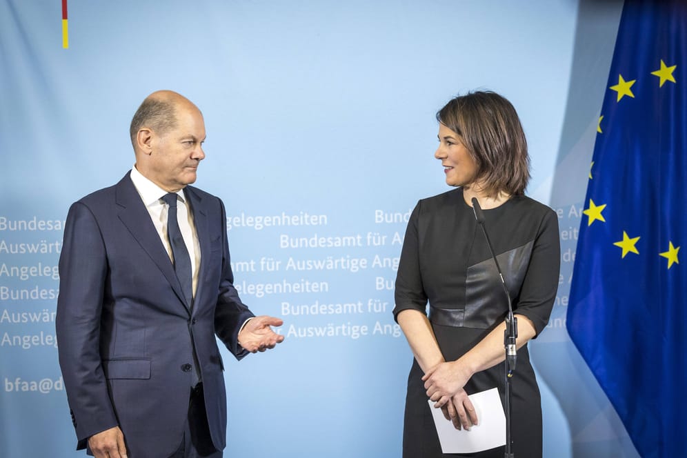 Bundeskanzler Olaf Scholz (SPD) und Außenministerin Annalena Baerbock (Grünen): Sie sind sich nicht einig geworden.