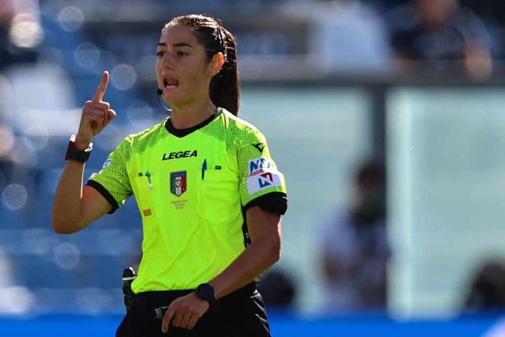 Maria Sole Caputi Ferrieri: Die italienische Schiedsrichterin pfeift das Spiel der deutschen Nationalelf gegen Peru.