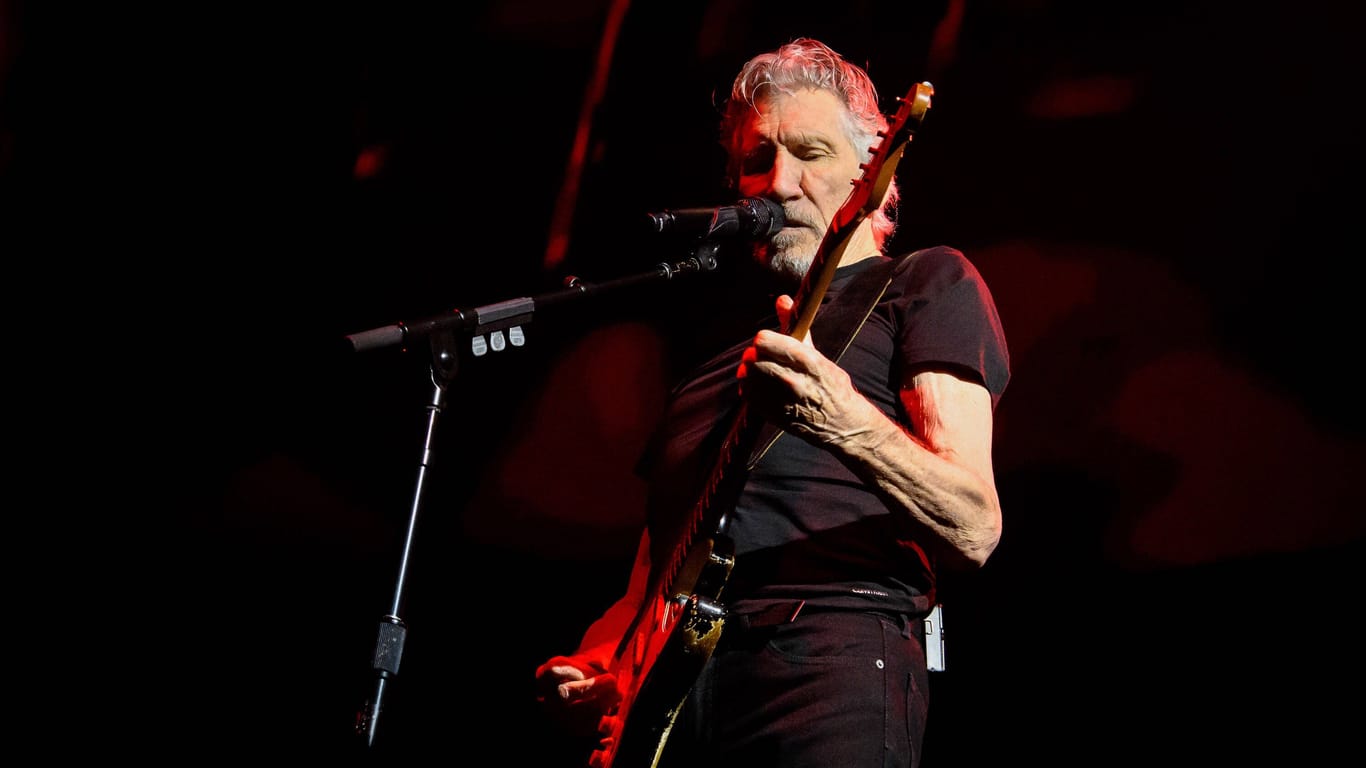 Pink-Floyd-Gründer Roger Waters bei einem Konzert in Toronto (Archivbild): Auch in München soll er auftreten – aber die Stadt wehrt sich dagegen.