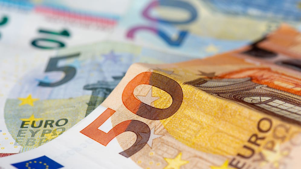 Euroscheine (Symbolbild): Bei Tagesgeldzinsen zeigt der Trend weiter nach oben.