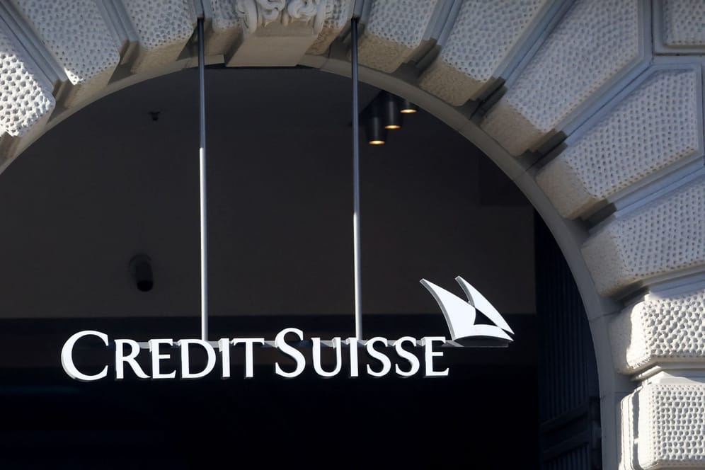 Hauptsitz der Credit Suisse in Zürich: Der Aktienkurs der Großbank sackte bis Freitagmittag um 10,6 Prozent ab.