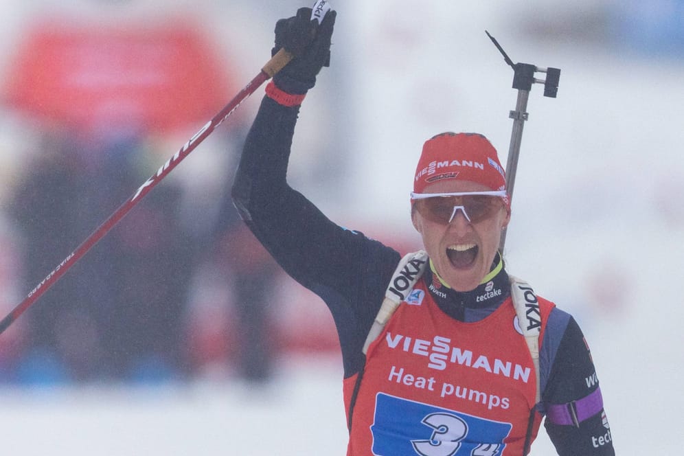 Denise Herrmann-Wick jubelt: Im letzten Sprint ihrer Karriere holte sie den Sieg.