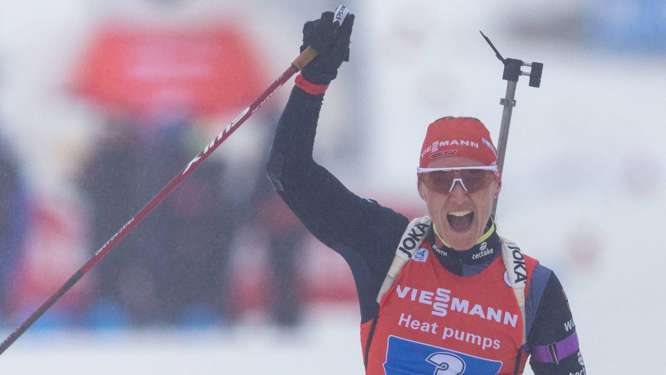 Denise Herrmann-Wick jubelt: Im letzten Sprint ihrer Karriere holte sie den Sieg.