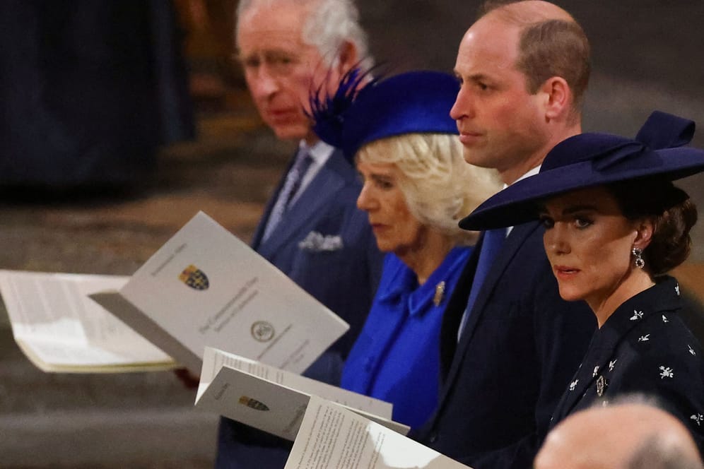 König Charles III., Königsgemahlin Camilla, Prinz William und Prinzessin Kate: Die Royals setzten auf die gleiche Farbe.