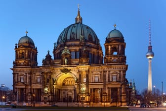 Der Berliner Dom: Immer weniger Berlinerinnen und Berliner sind in der evangelischen Kirche organisiert.