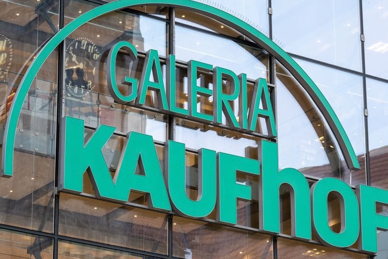 Eine Galeria-Kaufhof-Filiale (Symbolbild): Von den 129 Filialen bleiben bald nur noch 77 geöffnet. Eine Galeria-Kaufhof-Filiale (Symbolbild): Von den 129 Filialen bleiben bald nur noch 77 geöffnet.