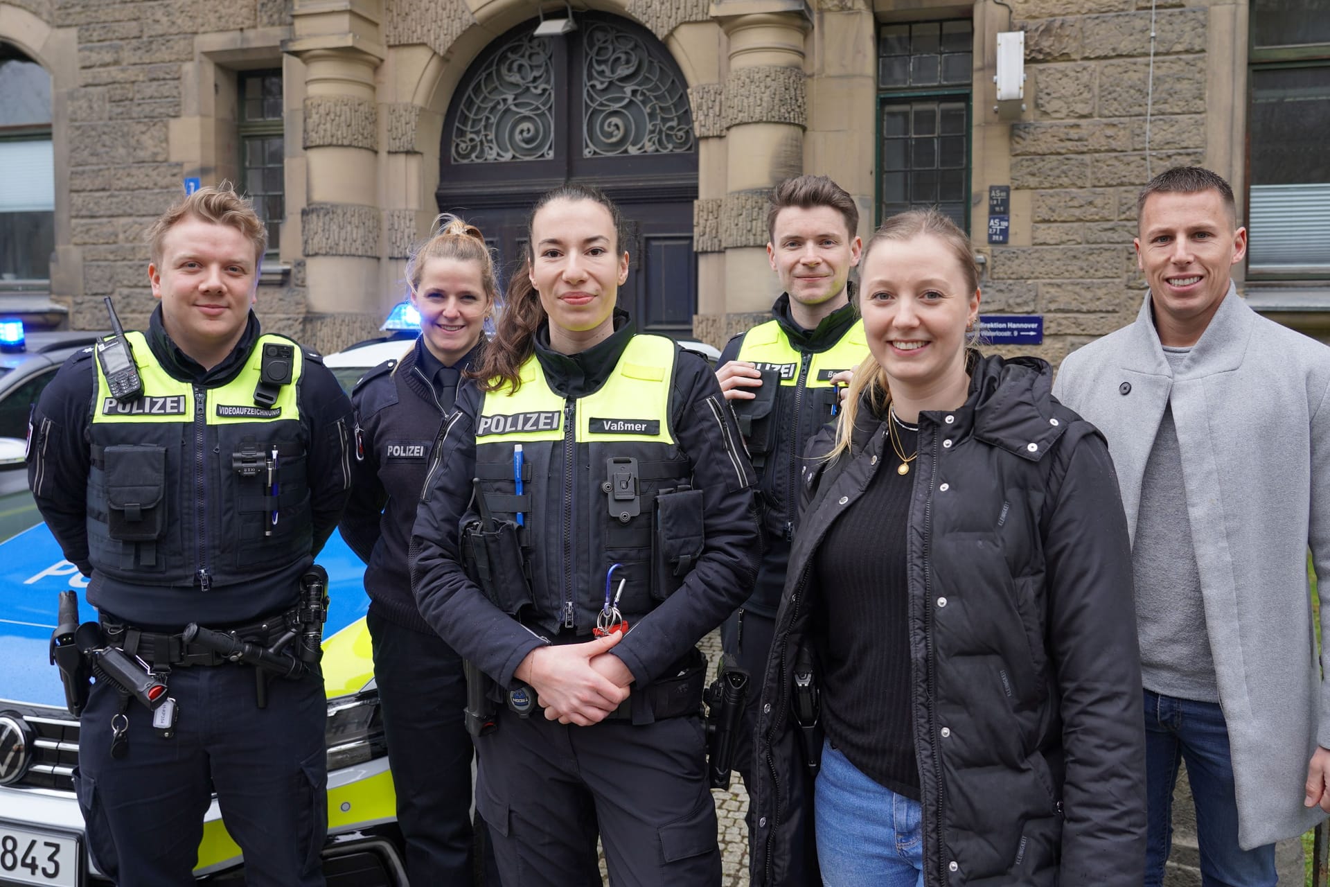 Petermax Bartelt, Elena Korn, Zoé Vaßmer, Marius Beernink, Alena Mehwald, Sylvan Bormann: Die Polizei Hannover präsentiert eine neue Generation von Polizei-Influencern.