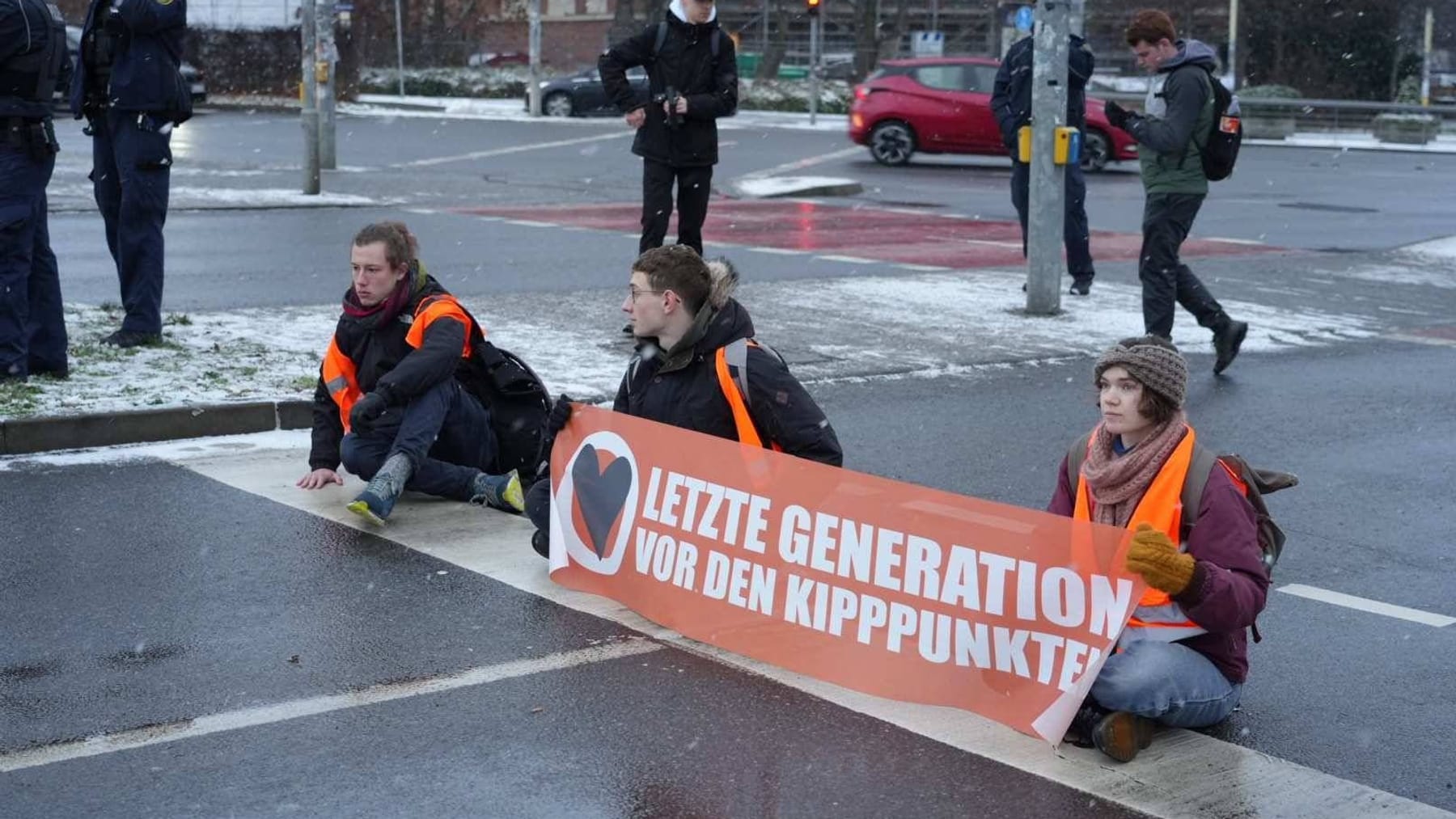 "Letzte Generation": Klimaaktivisten Kündigen Blockaden In Dresden An