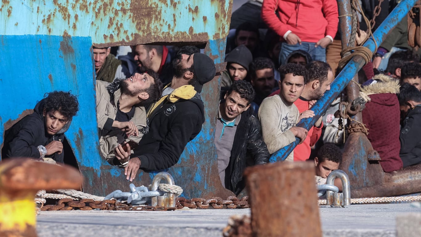 Flüchtlingsboot im Hafen von Chania auf der griechischen Insel Kreta (Symbolbild): 22 Menschen sind ertunken.