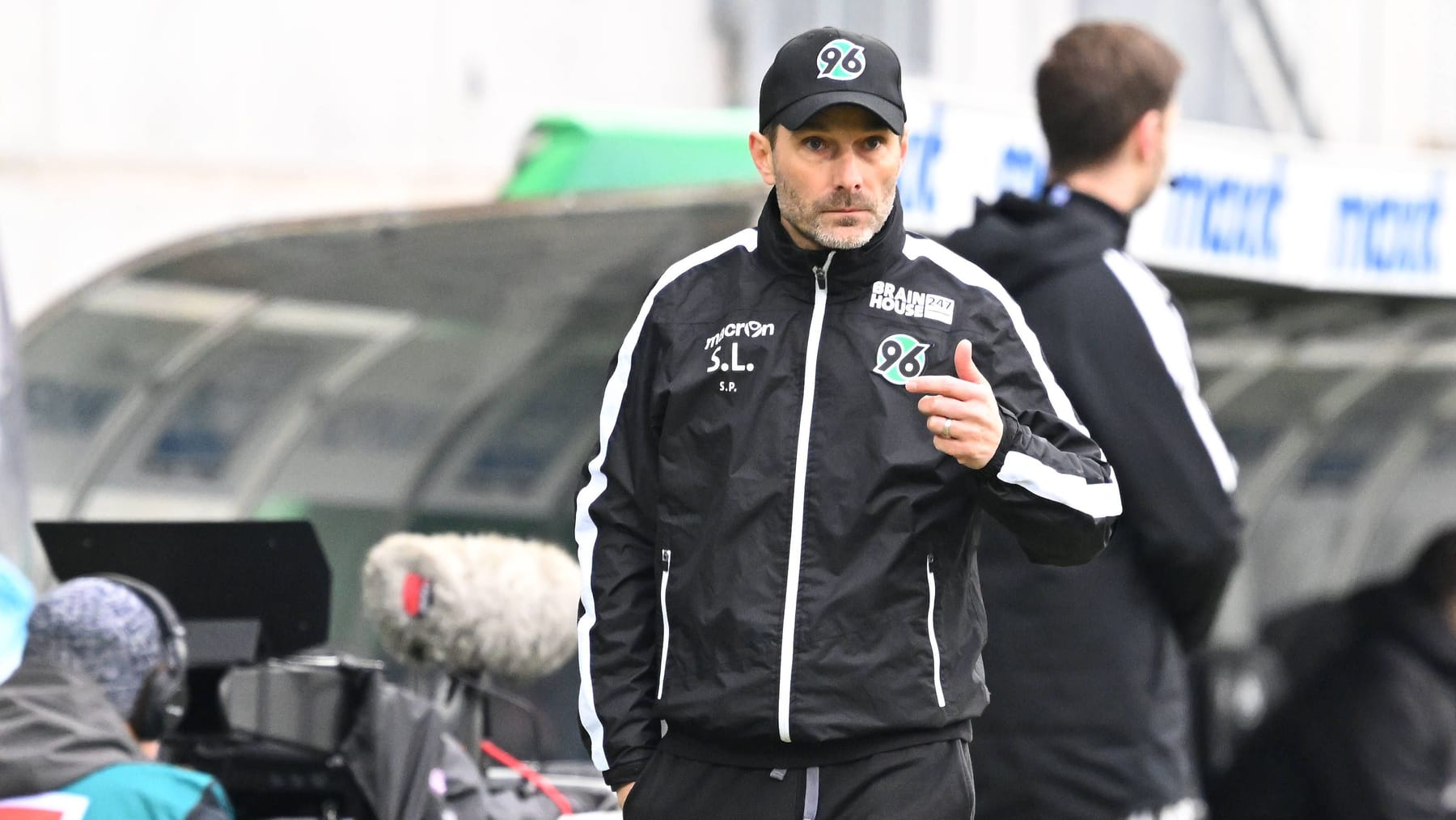 Hannover 96 Trainer Stefan Leitl beendet gefährliche Geburtstagstradition