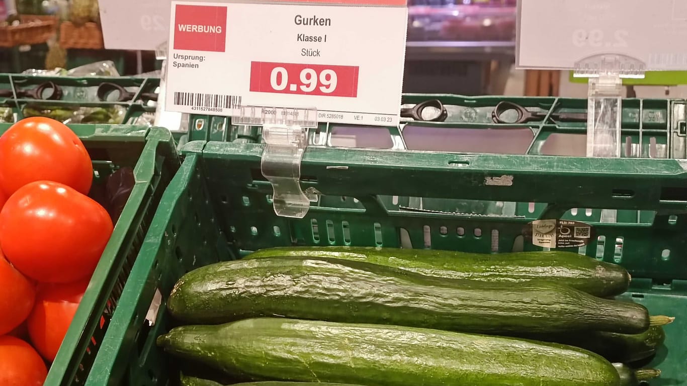 Gurken im Supermarkt: In Hannover ist das Gemüse plötzlich wieder preiswert zu erstehen.