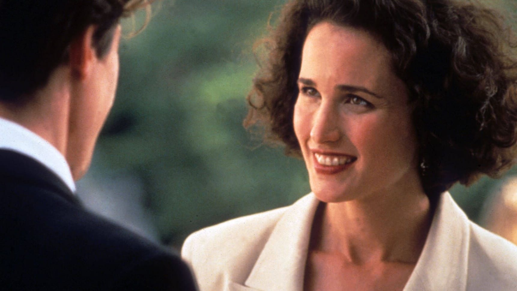 Andie MacDowell: 1994 spielte sie im Kultfilm "Vier Hochzeiten und ein Todesfall" mit.