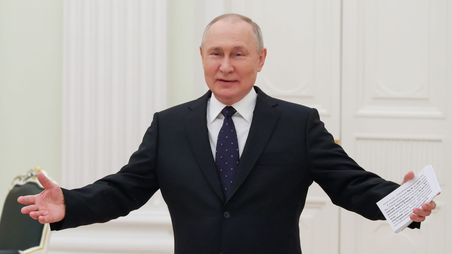 Wladimir Putin: Russland Despot will die Gesellschaft kontrollieren.