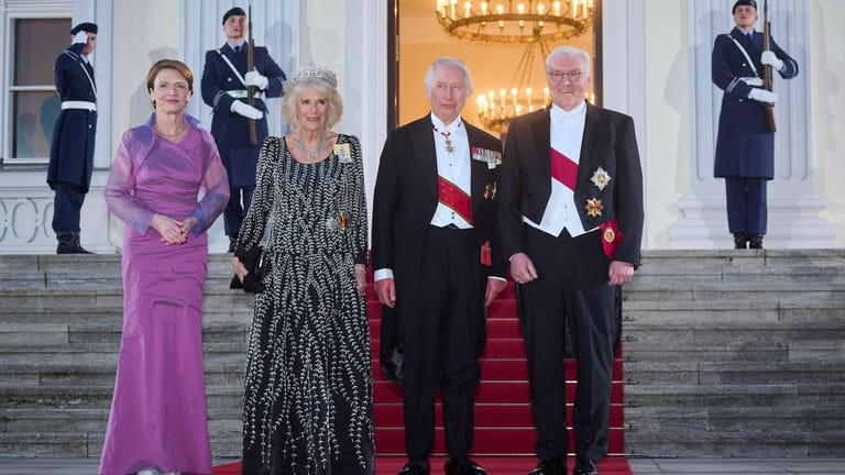 Camilla mit Krone, Elke Bündenbender mit Tüll: Der Empfang war festlich.