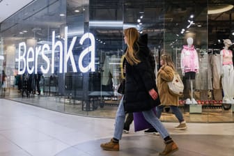 Eine Filiale von "Bershka" in einer Shopping-Mall (Symbolfoto): Auch im Weserpark wird bald ein Store eröffnen.