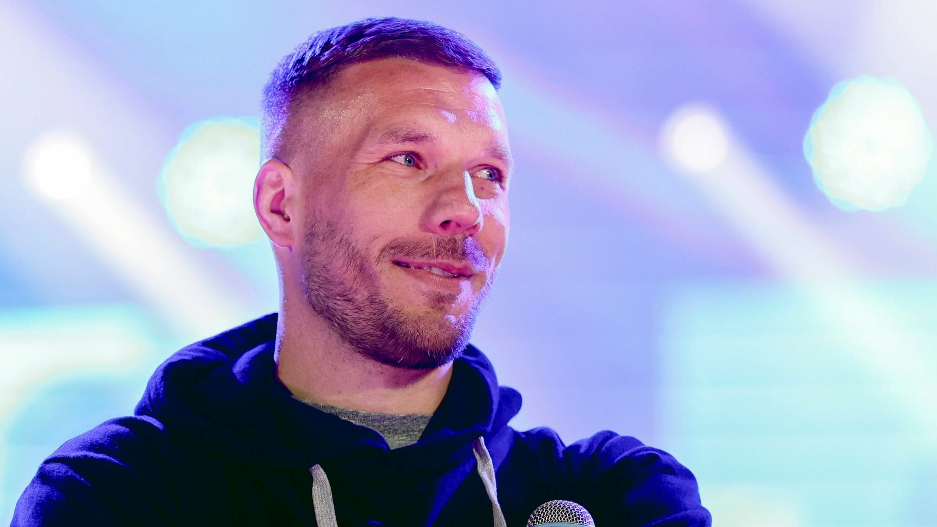 Lukas Podolski: Er spielte von 2004 bis 2017 für die deutsche Nationalmannschaft. Lukas Podolski: Er spielte von 2004 bis 2017 für die deutsche Nationalmannschaft.