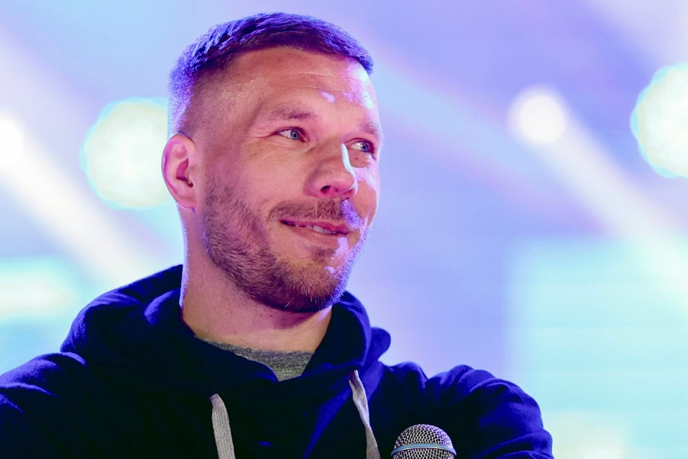 Lukas Podolski: Er spielte von 2004 bis 2017 für die deutsche Nationalmannschaft.
