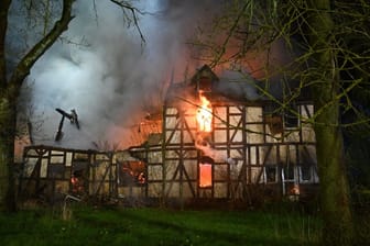 Das Haus des "Kannibalen von Rotenburg" ist in der Nacht zum Montag niedergebrannt.
