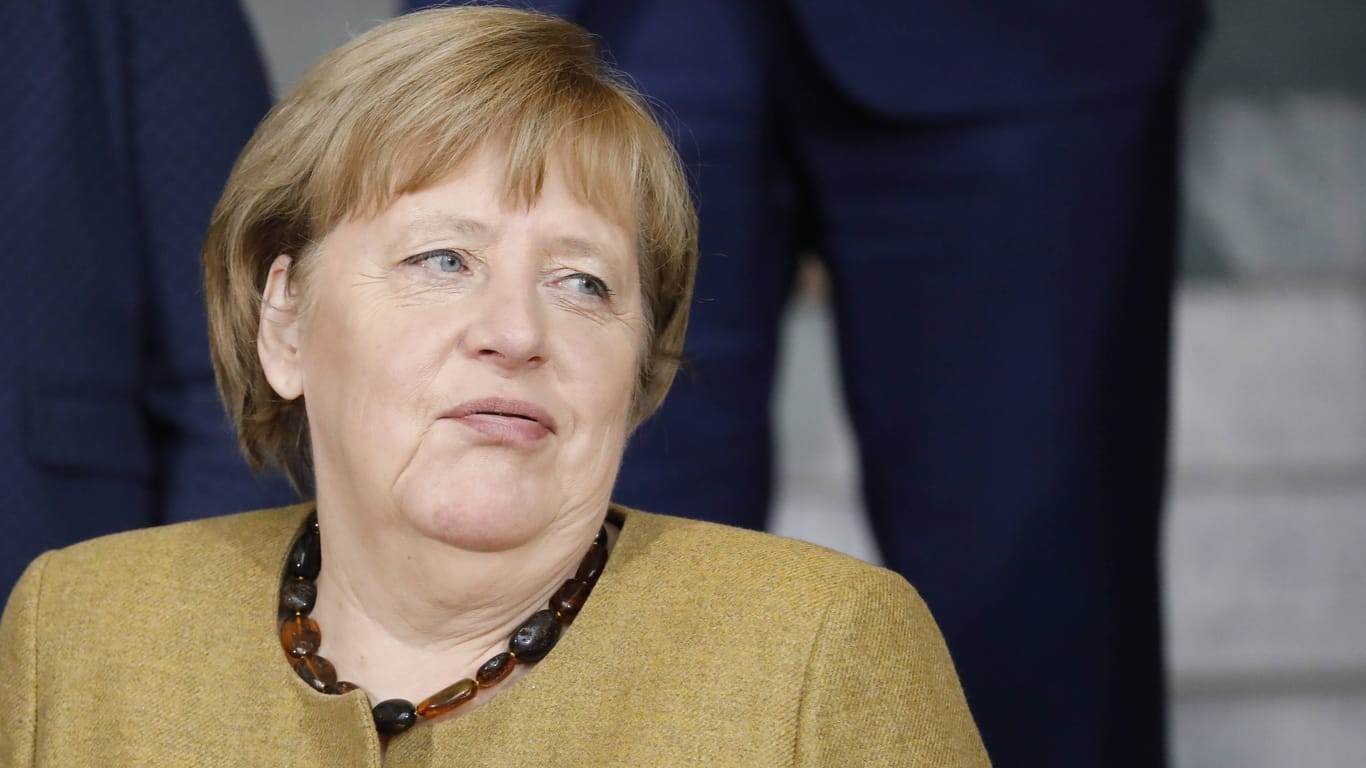 Angela Merkel: Die frühere Bundeskanzlerin wird mit dem Bundesverdienstkreuz geehrt. Zu Unrecht, findet Politologe Klaus Schroeder.