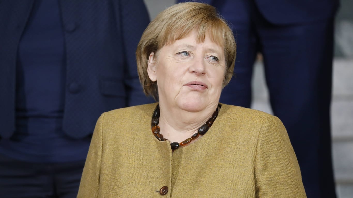 Angela Merkel: Die frühere Bundeskanzlerin wird mit dem Bundesverdienstkreuz geehrt. Zu Unrecht, findet Politologe Klaus Schroeder.