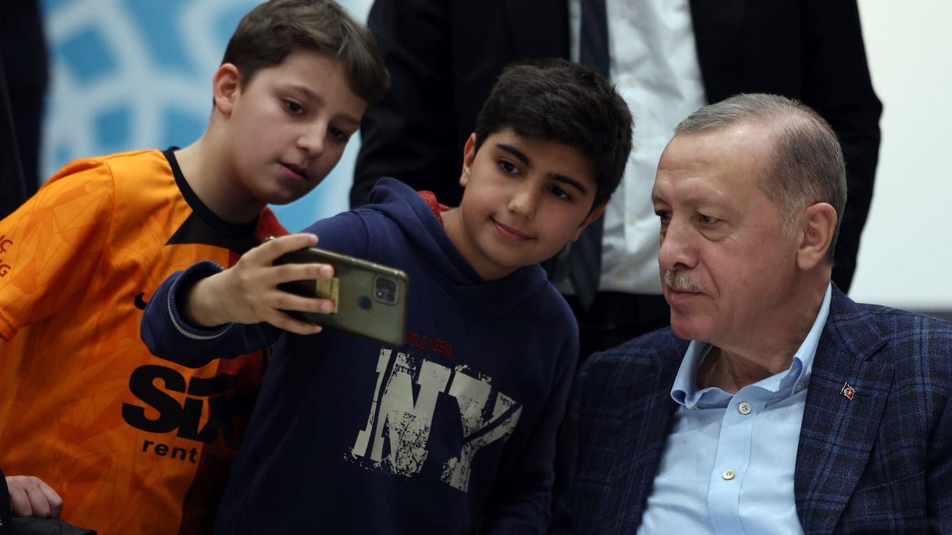 Erdoğan im Wahlkampf: Dafür besucht der Präsident in den kommenden Wochen Kundgebungen in 40 türkischen Städten.