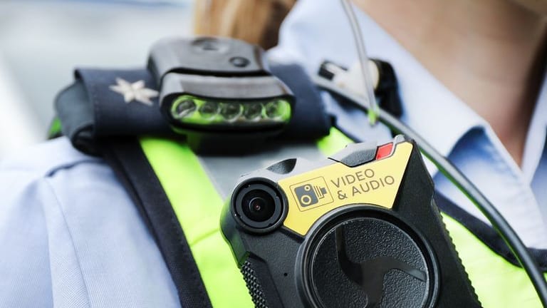 NRW-Polizei Muss Absofort Bodycams Tragen – Das Hat Folgen Fürs Training