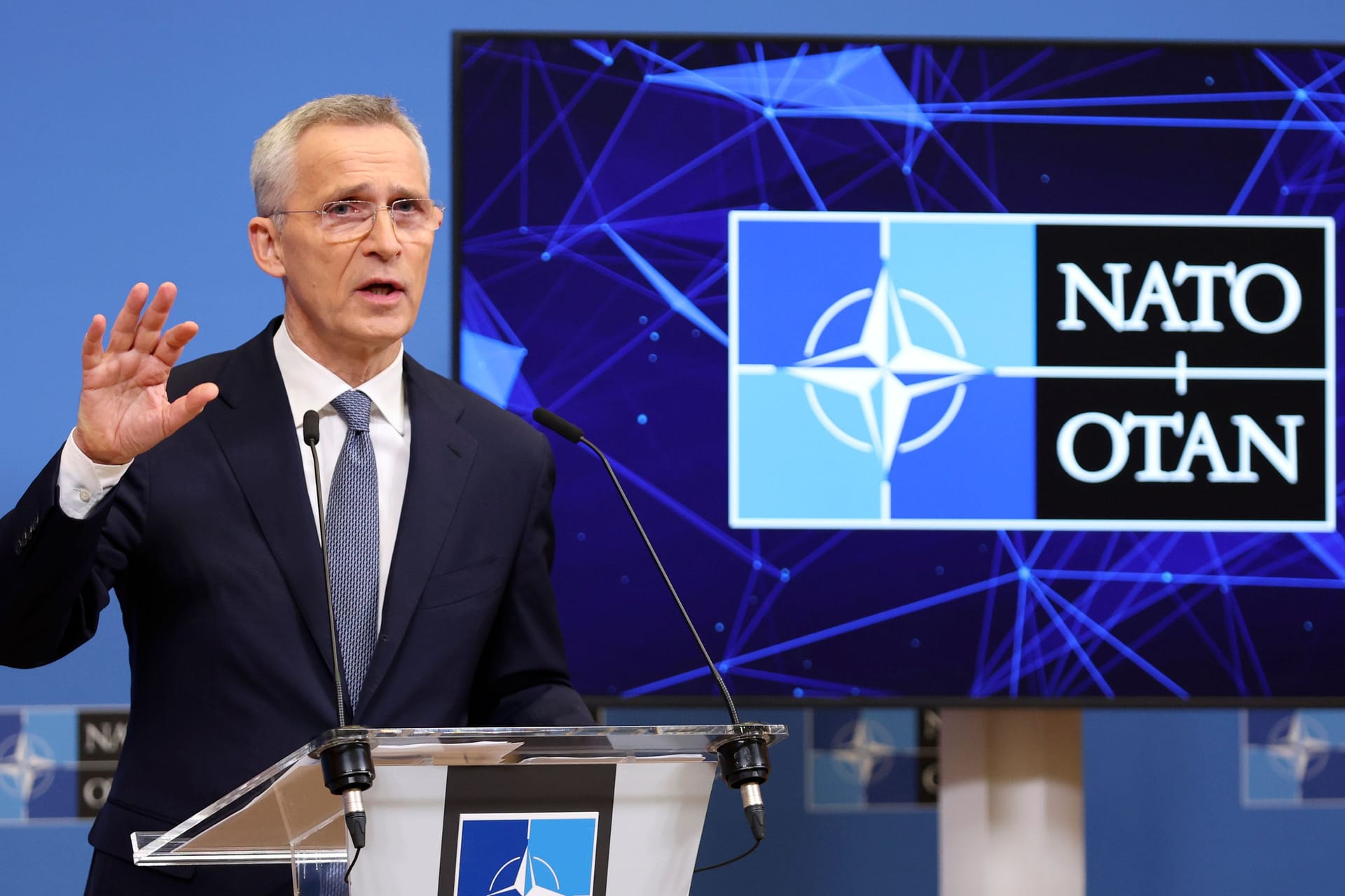 Nato-Generalsekretär Jens Stoltenberg bei einer Pressekonferenz in Brüssel am Montagmittag.