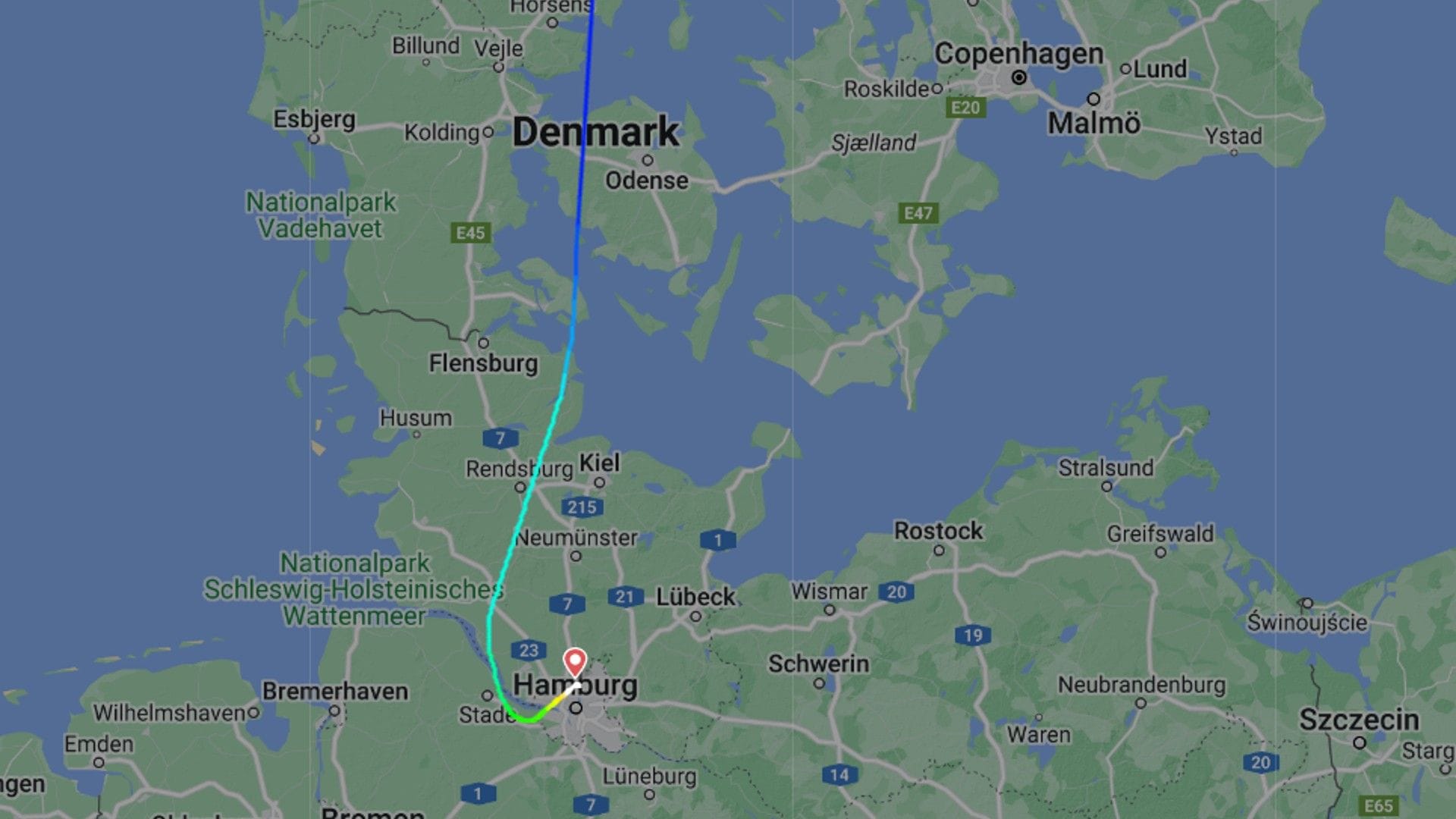 Sicherheitslandung in Hamburg: Ein Vogel war gegen das Cockpit gekracht. Sicherheitslandung in Hamburg: Ein Vogel war gegen das Cockpit gekracht.