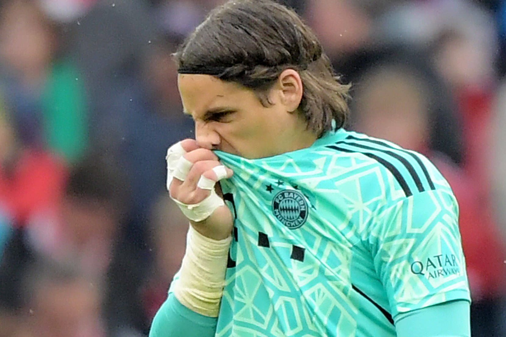 Yann Sommer: Nach vielversprechendem Start wachsen die Zweifel an ihm beim FC Bayern.