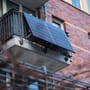 Balkonkraftwerk bei Aldi: Discounter verkauft Mini-Solaranlage zum Tiefpreis