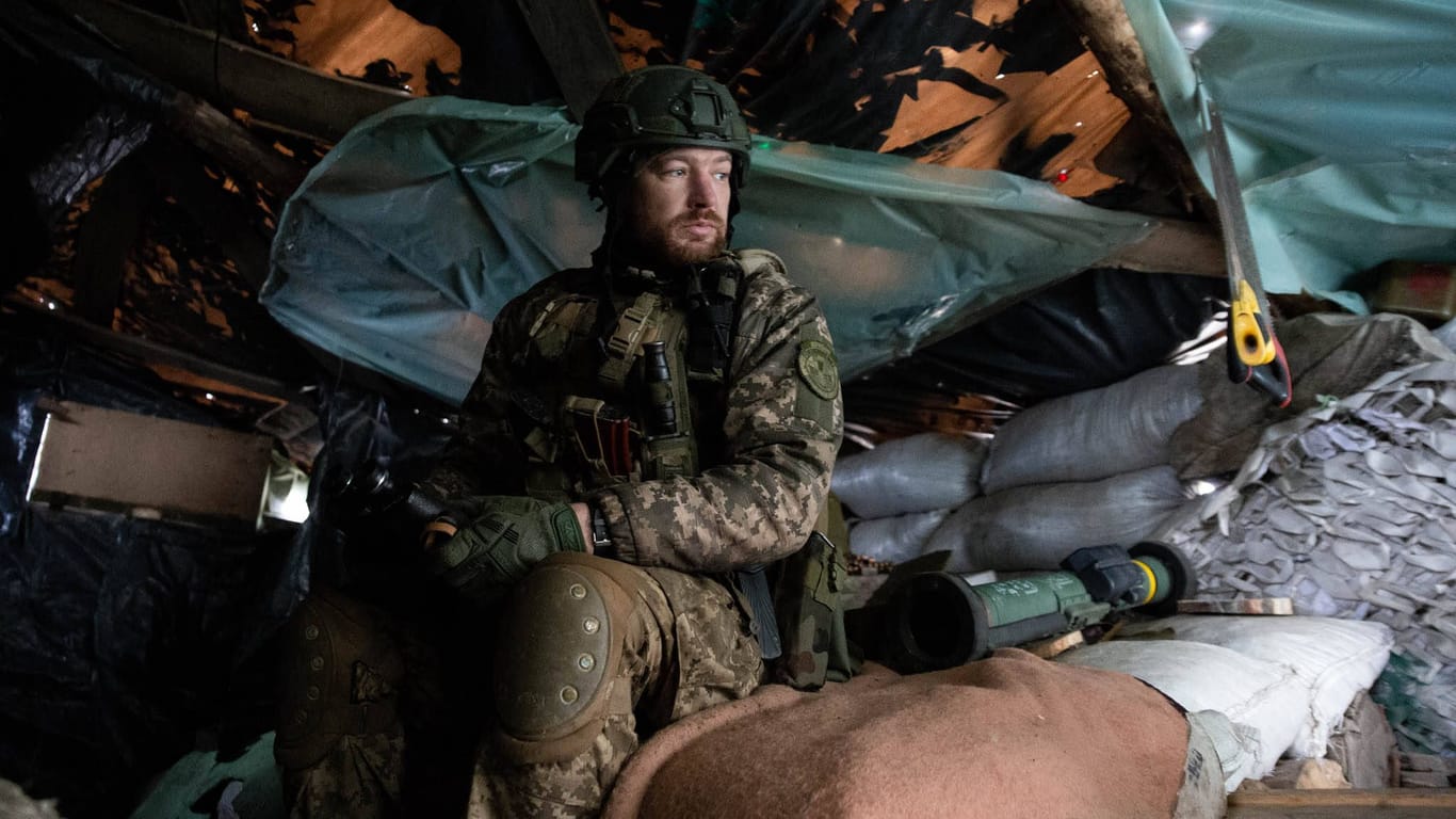 Ein ukrainischer Soldat im Osten des Landes: Trotz monatelanger Kämpfe ist es der russischen Armee bisher nicht gelungen, Bachmut zu erobern.