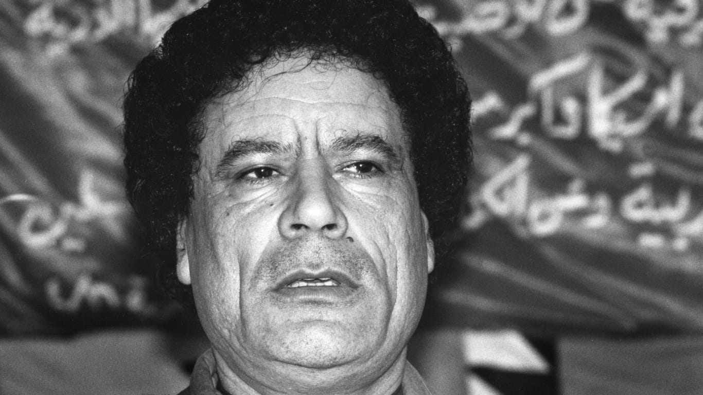 Portrait von Muammar al-Gaddafi (Archivfoto): Vom 1. September 1969 bis 1979 war er das Staatsoberhaupt von Libyen, 2011 wurde er getötet.