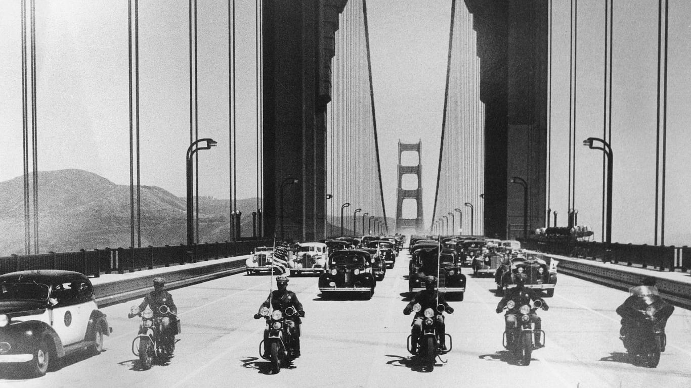 1937: Die Golden Gate Bridge wird eröffnet