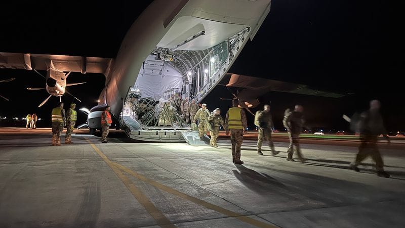 Jordanien: Bundeswehrsoldaten auf dem Weg in den Sudan.