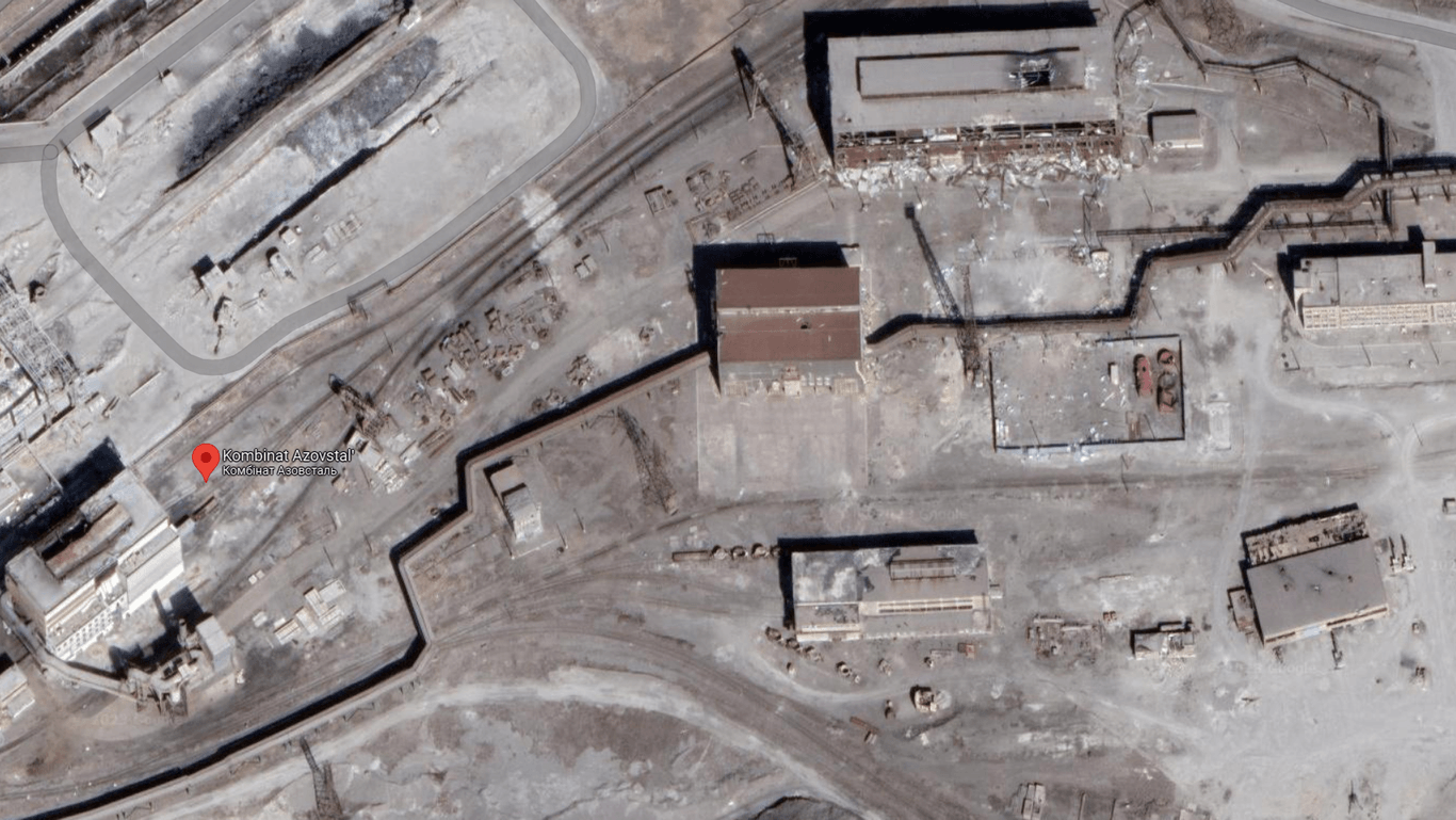 Das zerstörte Gelände des Metallurgischen Kombinats Asow-Stahl in Mariupol.