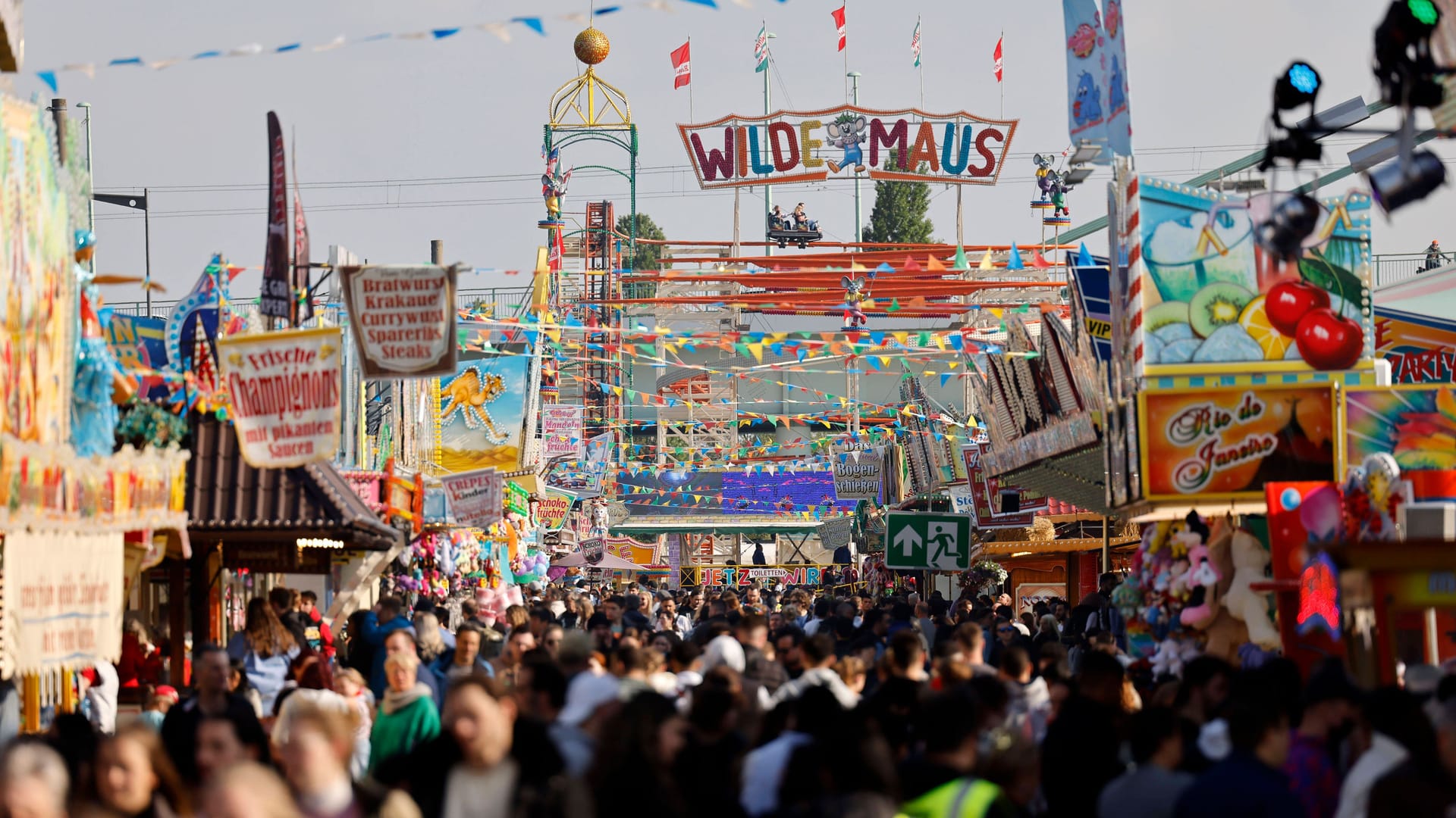 Deutzer Kirmes (Archivbild): Sie soll als mögliches Anschlagsziel ausgespäht worden sein.