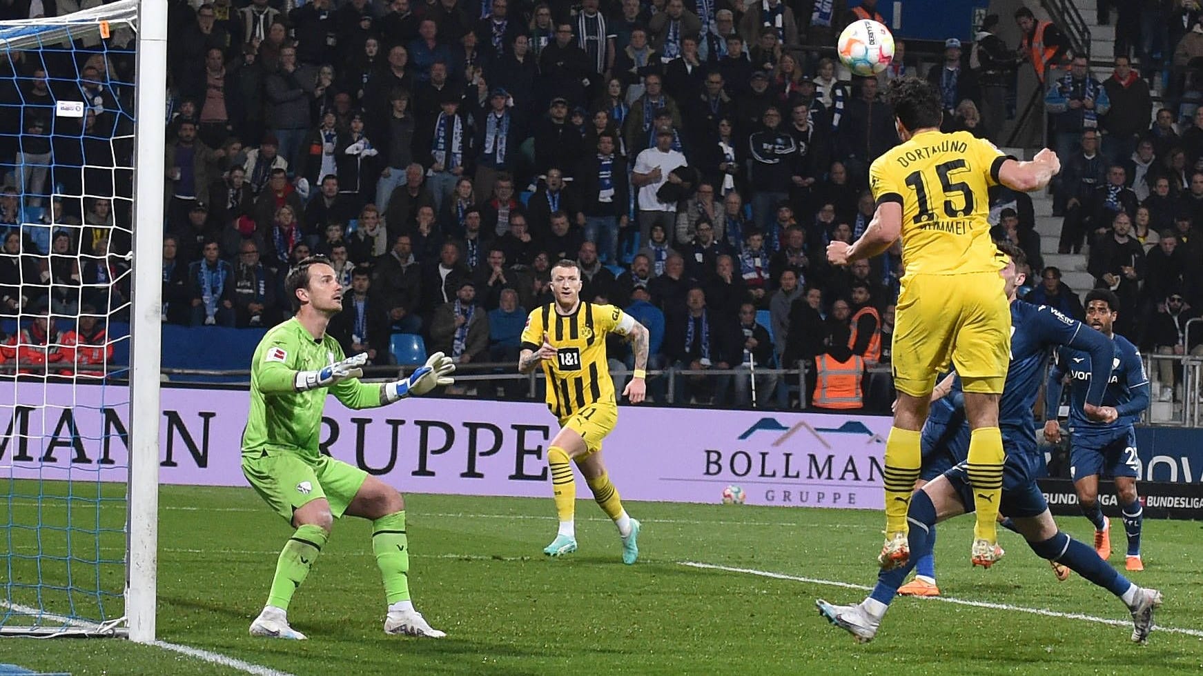 Zu früh gefreut: Mats Hummels (r.) köpft das vermeintliche 2:1.